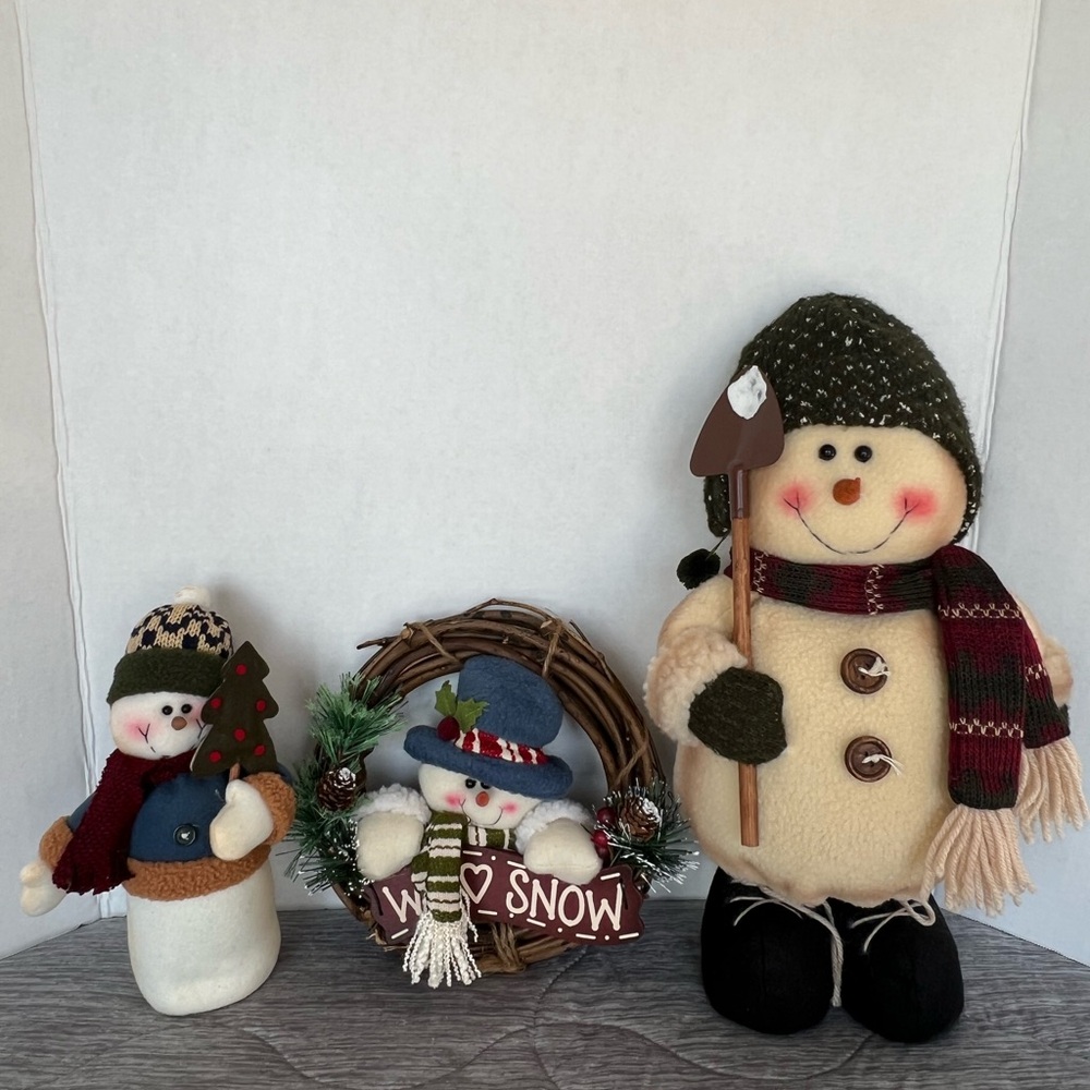Festive Snowman Holiday Decor Set